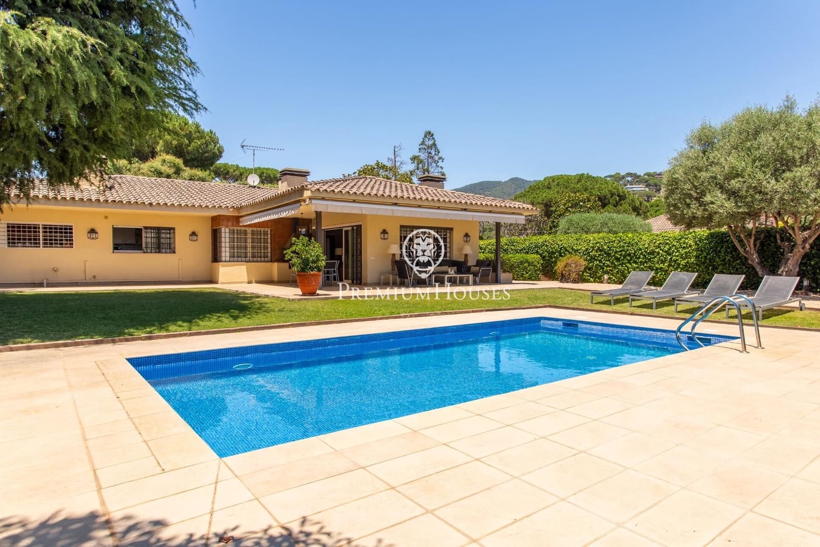 7 sovrum Villa till salu i Cabrils med pool garage - 1 050 000 € (Ref: 9913168)