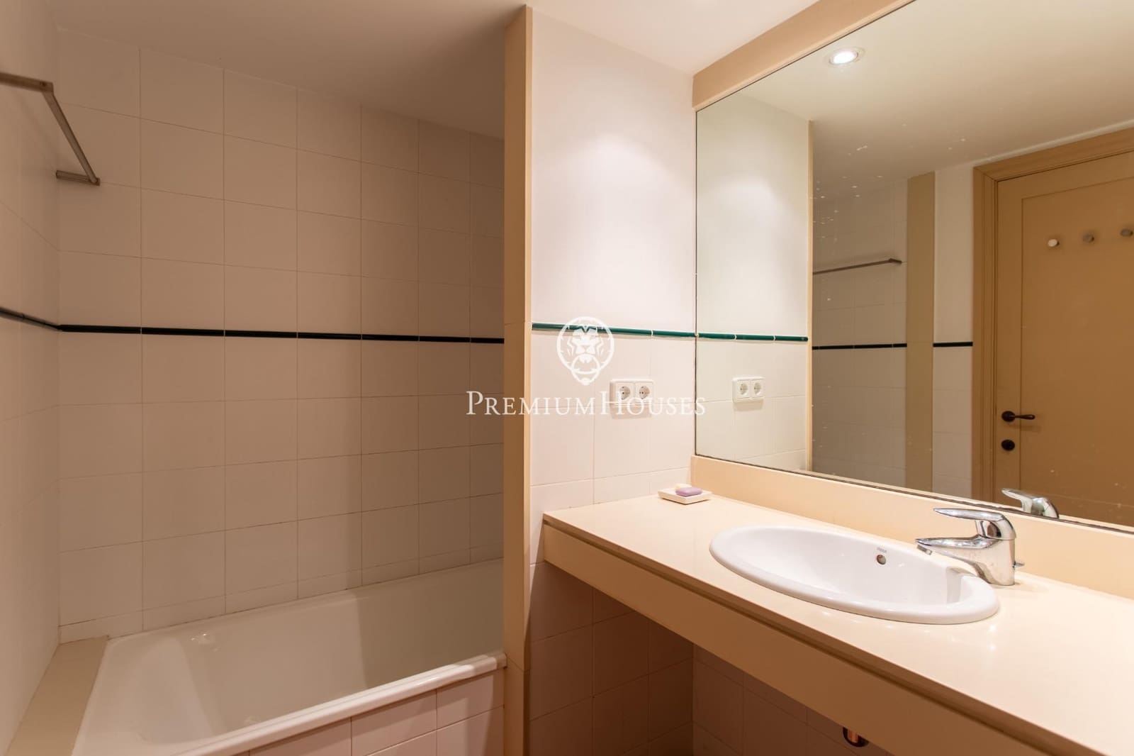 7 sovrum Villa till salu i Cabrils med pool garage - 1 050 000 € (Ref: 9913168)