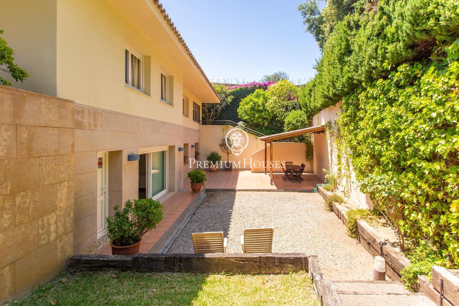 7 sovrum Villa till salu i Cabrils med pool garage - 1 050 000 € (Ref: 9913168)