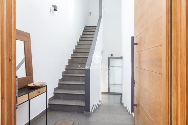 4 slaapkamer Villa te koop in Cabrils met zwembad garage - € 1.090.000 (Ref: 9920425)