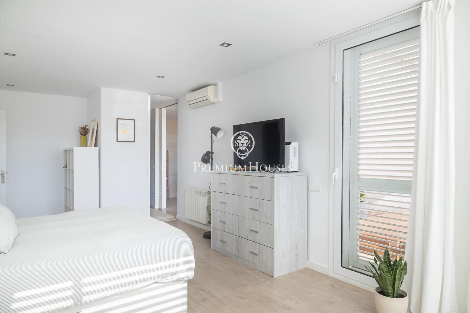 4 quarto Moradia para venda em Cabrils com piscina garagem - 1 090 000 € (Ref: 9920425)