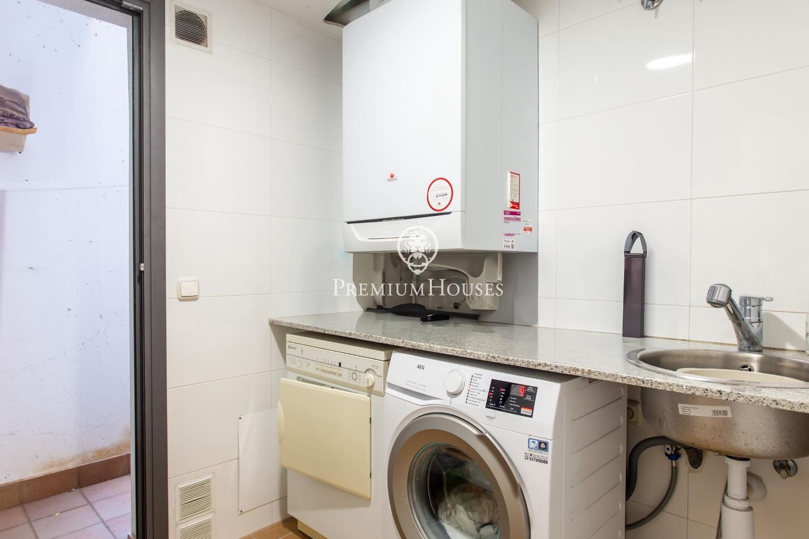 5 bedroom Terraced Villa for rent in Alella with garage - € 2,900 (Ref: 9945713)