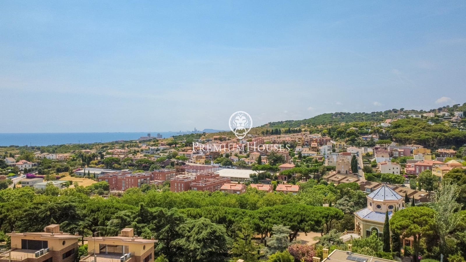 5 bedroom Terraced Villa for rent in Alella with garage - € 2,900 (Ref: 9945713)