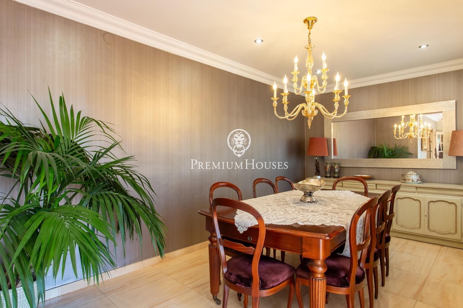 5 sypialnia Willa na sprzedaż w Vallromanes z basenem garażem - 645 000 € (Ref: 9945714)
