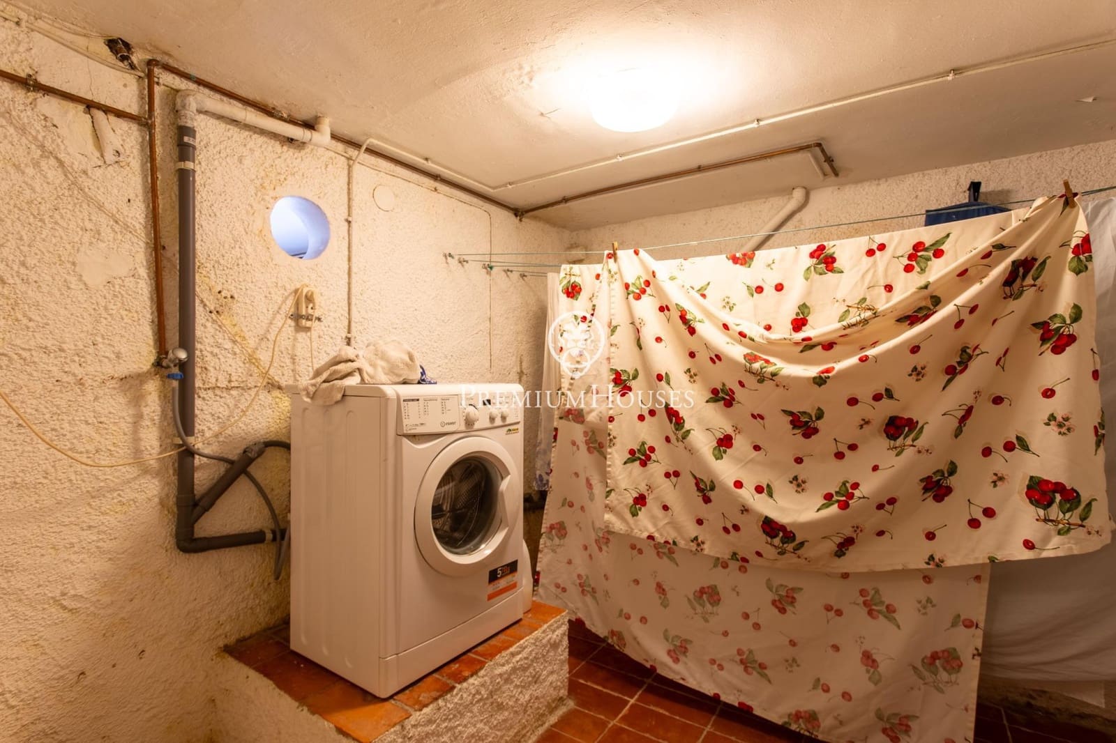 5 sypialnia Willa na sprzedaż w Vallromanes z basenem garażem - 645 000 € (Ref: 9945714)