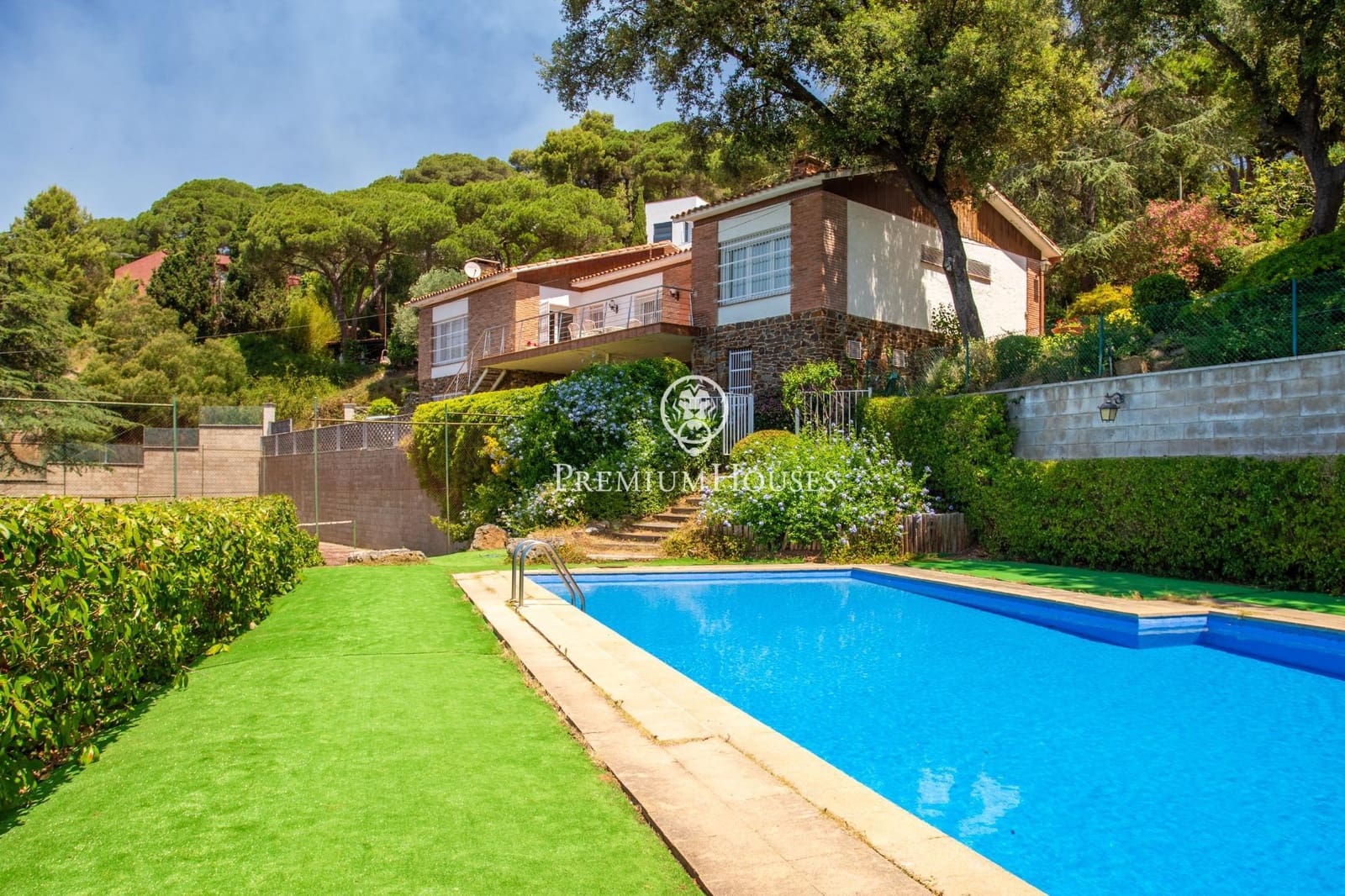 5 sypialnia Willa na sprzedaż w Vallromanes z basenem garażem - 645 000 € (Ref: 9945714)