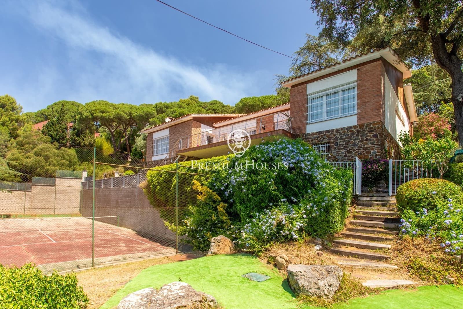 5 sypialnia Willa na sprzedaż w Vallromanes z basenem garażem - 645 000 € (Ref: 9945714)