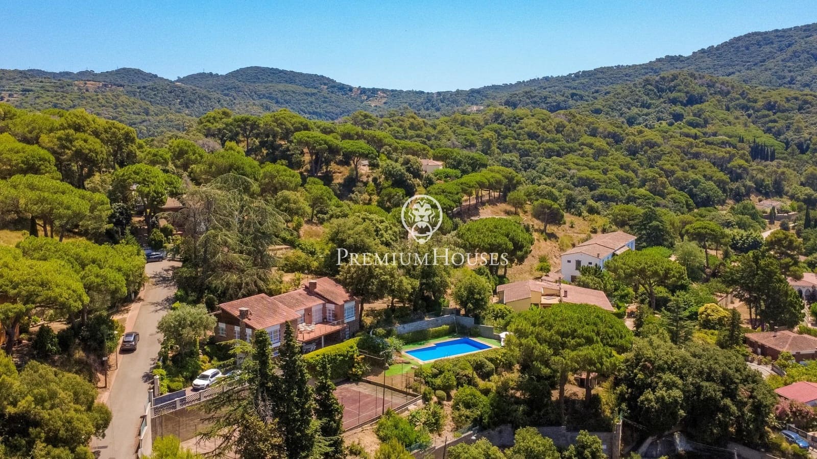 5 sypialnia Willa na sprzedaż w Vallromanes z basenem garażem - 645 000 € (Ref: 9945714)