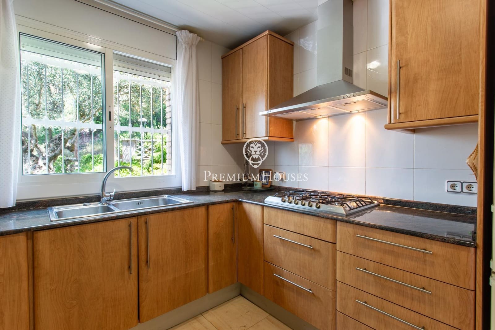 Chalet de 5 habitaciones en Vallromanes en venta con piscina garaje - 645.000 € (Ref: 9945714)