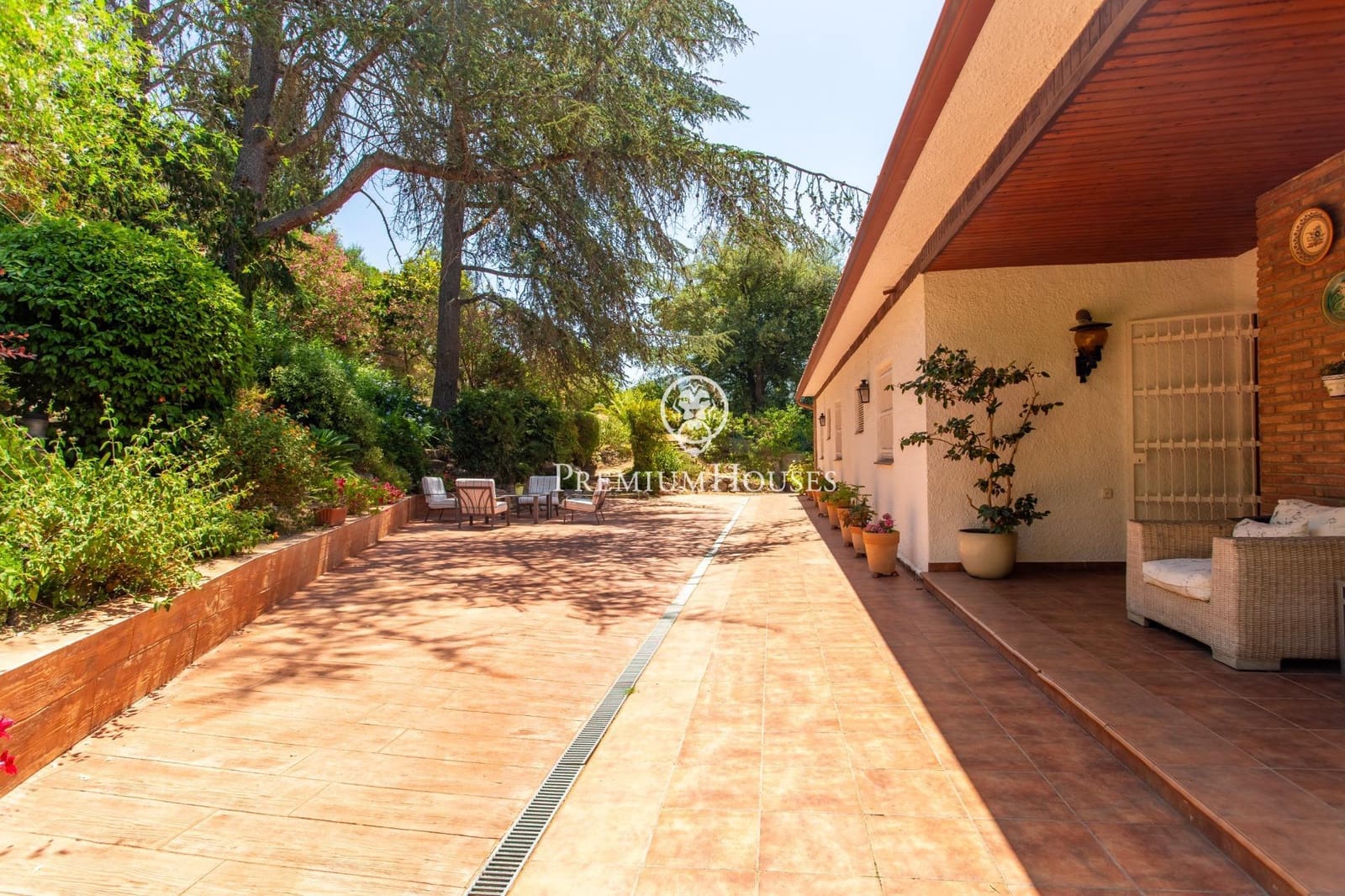 Chalet de 5 habitaciones en Vallromanes en venta con piscina garaje - 645.000 € (Ref: 9945714)