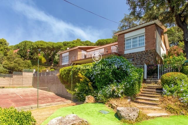 5 soveværelse Villa til salg i Vallromanes med swimmingpool garage - € 645.000 (Ref: 9945714)