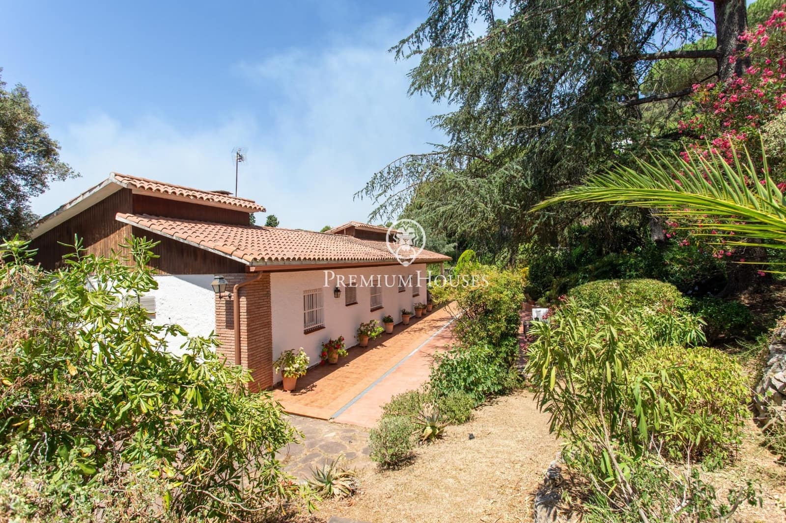 Chalet de 5 habitaciones en Vallromanes en venta con piscina garaje - 645.000 € (Ref: 9945714)