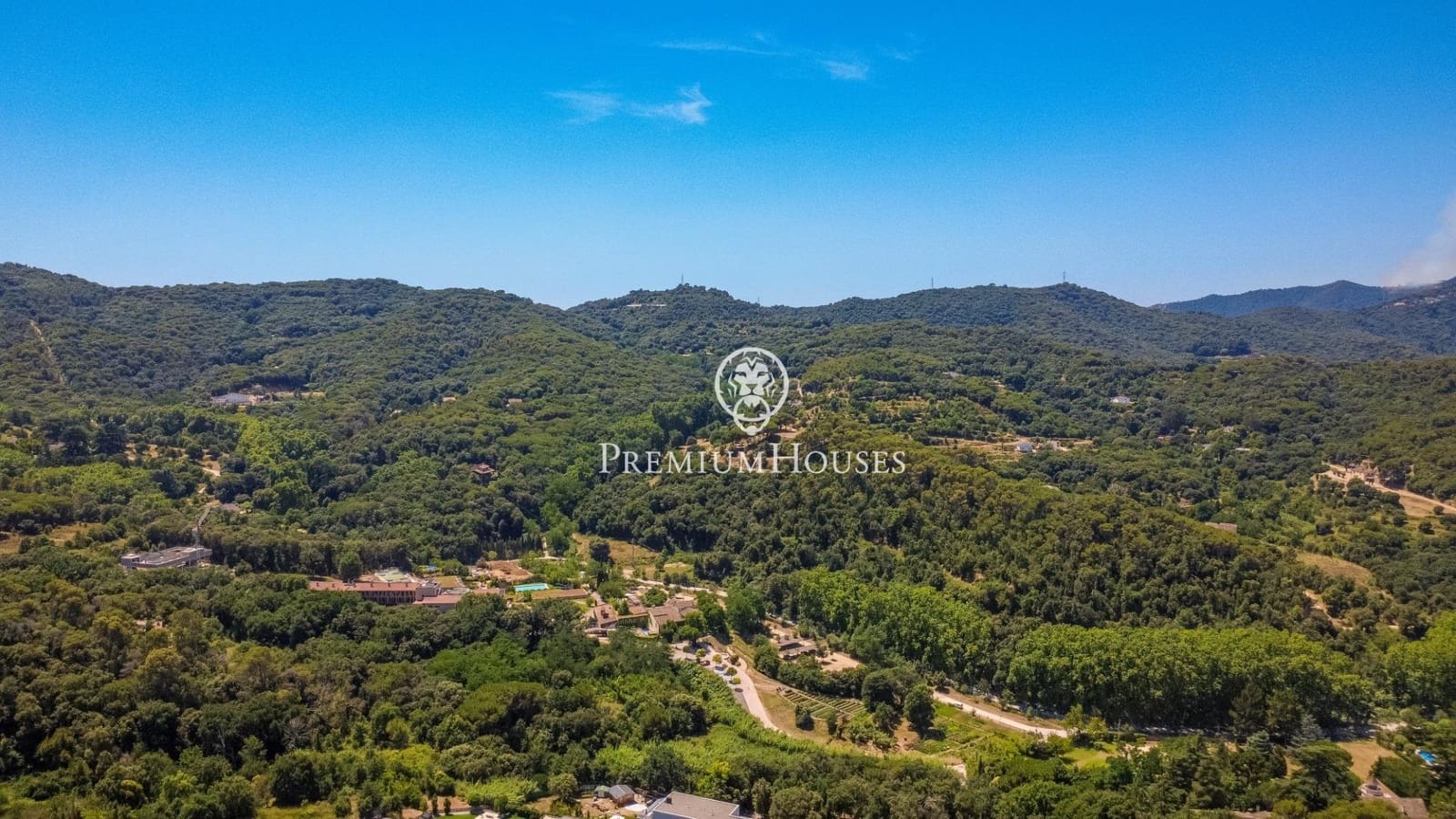 5 bedroom Villa for sale in Vallromanes with pool garage - € 645,000 (Ref: 9945714)
