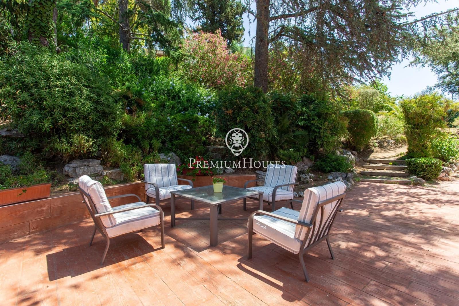 5 bedroom Villa for sale in Vallromanes with pool garage - € 645,000 (Ref: 9945714)