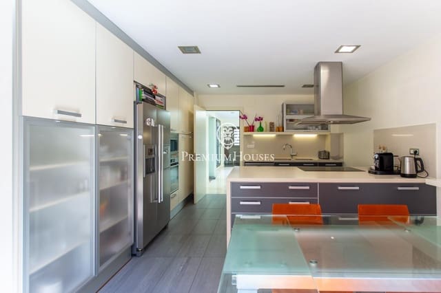 4 chambre Villa/Maison à vendre à Alella avec piscine - 1 100 000 € (Ref: 9949794)