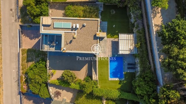 4 chambre Villa/Maison à vendre à Alella avec piscine - 1 100 000 € (Ref: 9949794)