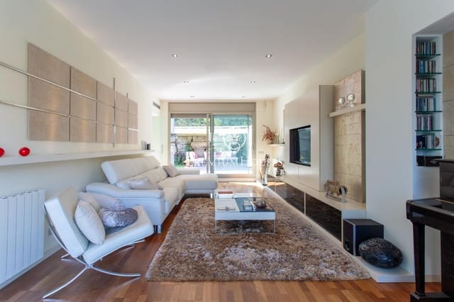 4 chambre Villa/Maison à vendre à Alella avec piscine - 1 100 000 € (Ref: 9949794)