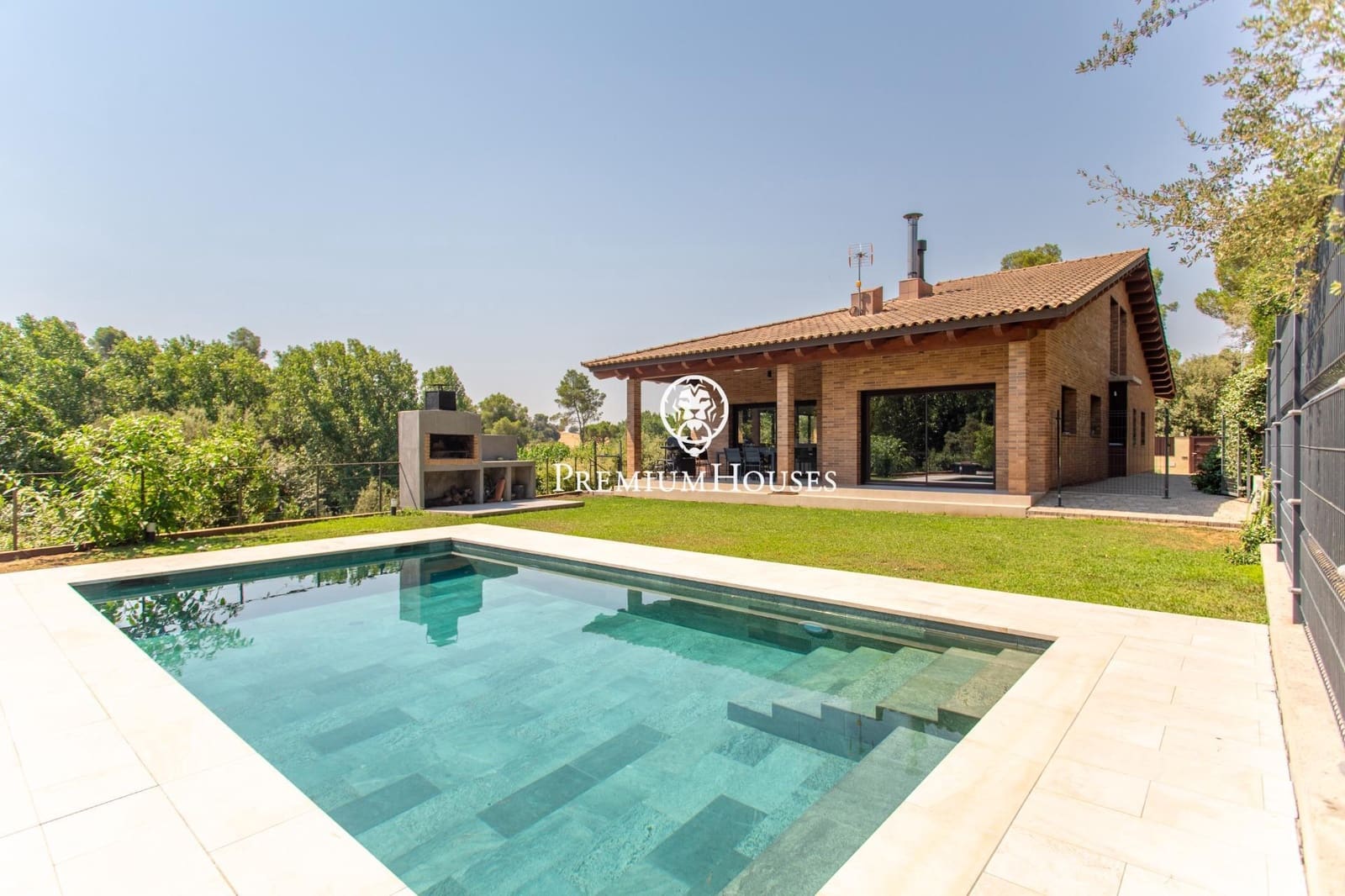 5 bedroom Villa for sale in Les Franqueses del Valles with garage - € 1,190,000 (Ref: 9957979)
