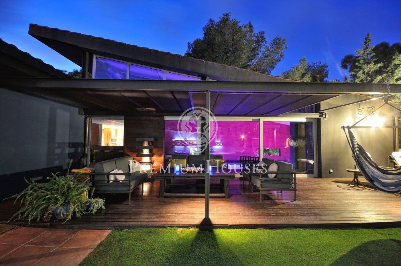 Chalet de 7 habitaciones en Sant Vicenç de Montalt en venta con piscina garaje - 2.300.000 € (Ref: 9970607)