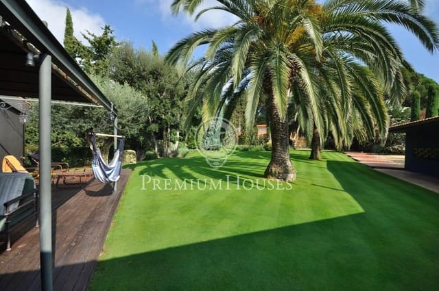 7 soveværelse Villa til salg i Sant Vicenç de Montalt med swimmingpool garage - € 2.300.000 (Ref: 9970607)