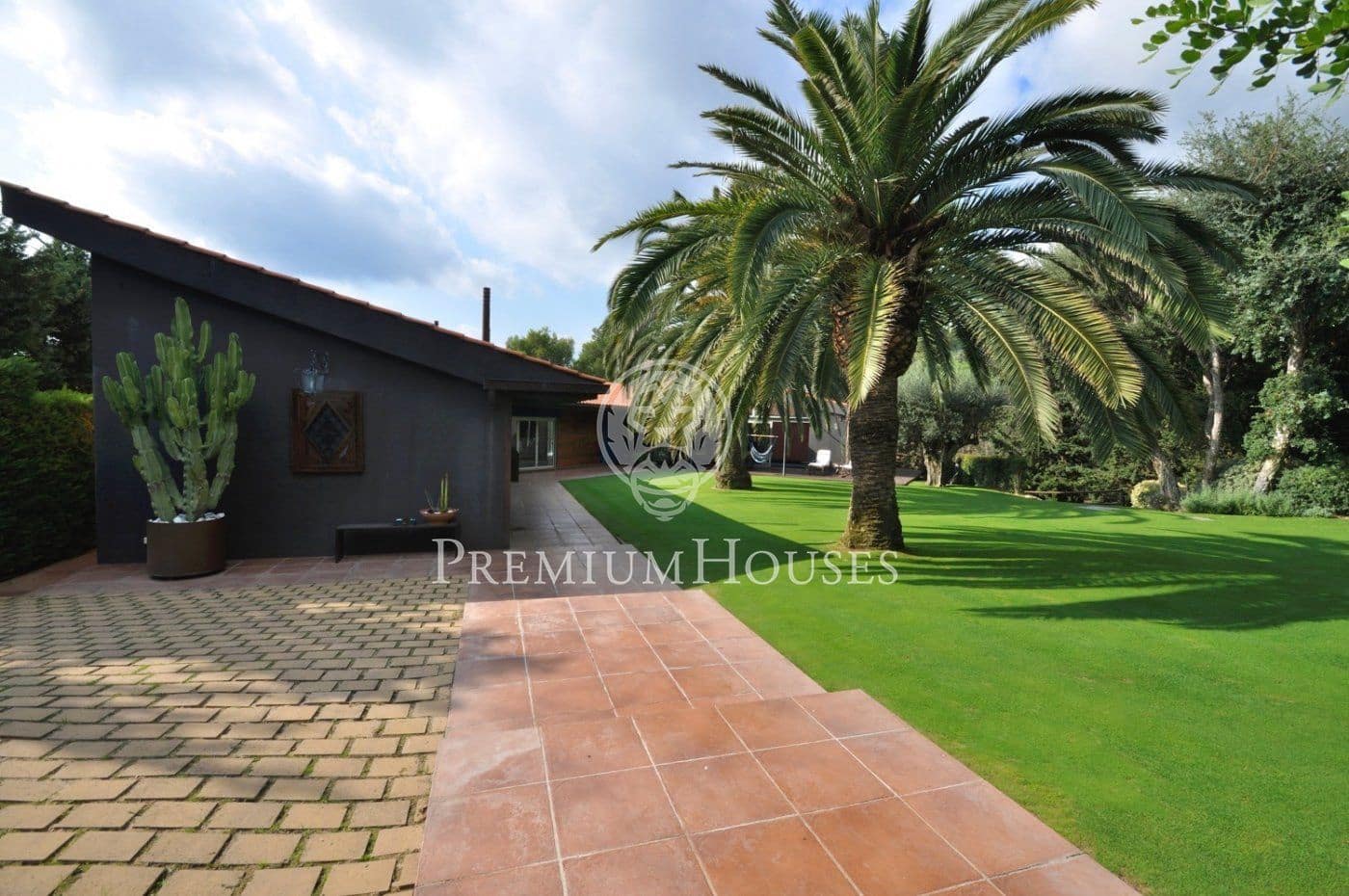 7 chambre Villa/Maison à vendre à Sant Vicenc de Montalt avec piscine garage - 2 300 000 € (Ref: 9970607)