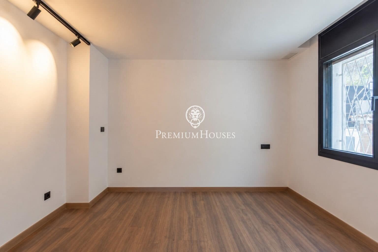 4 chambre Villa/Maison à vendre à Cabrils avec piscine garage - 830 000 € (Ref: 9994237)