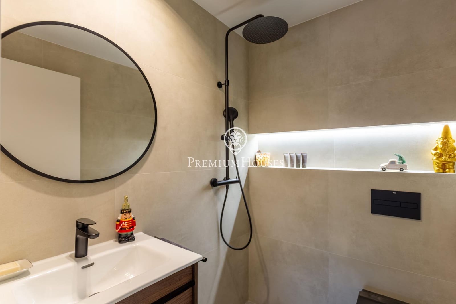 4 chambre Villa/Maison à vendre à Cabrils avec piscine garage - 830 000 € (Ref: 9994237)