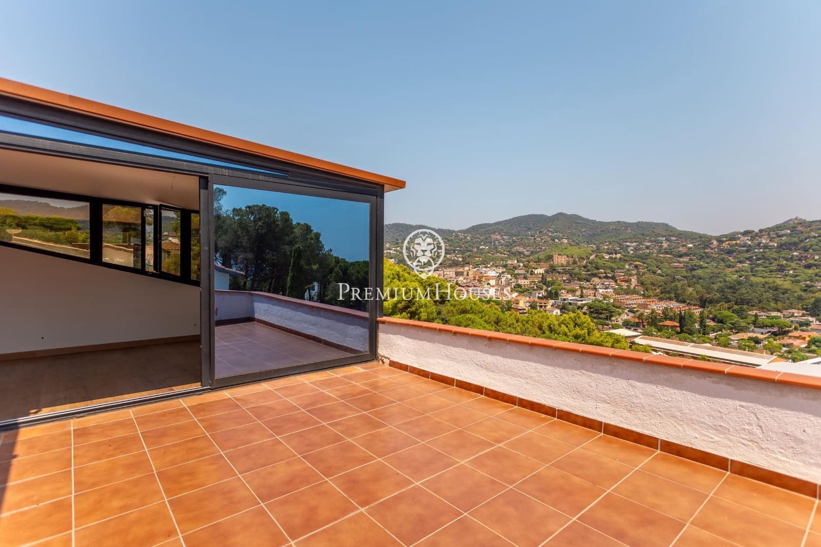 4 chambre Villa/Maison à vendre à Cabrils avec piscine garage - 830 000 € (Ref: 9994237)