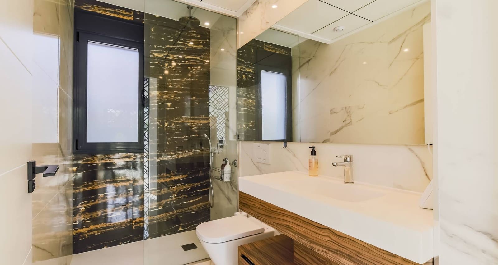 1 bedroom Villa for sale in Torrevieja with pool garage - € 590,000 (Ref: 7822516)