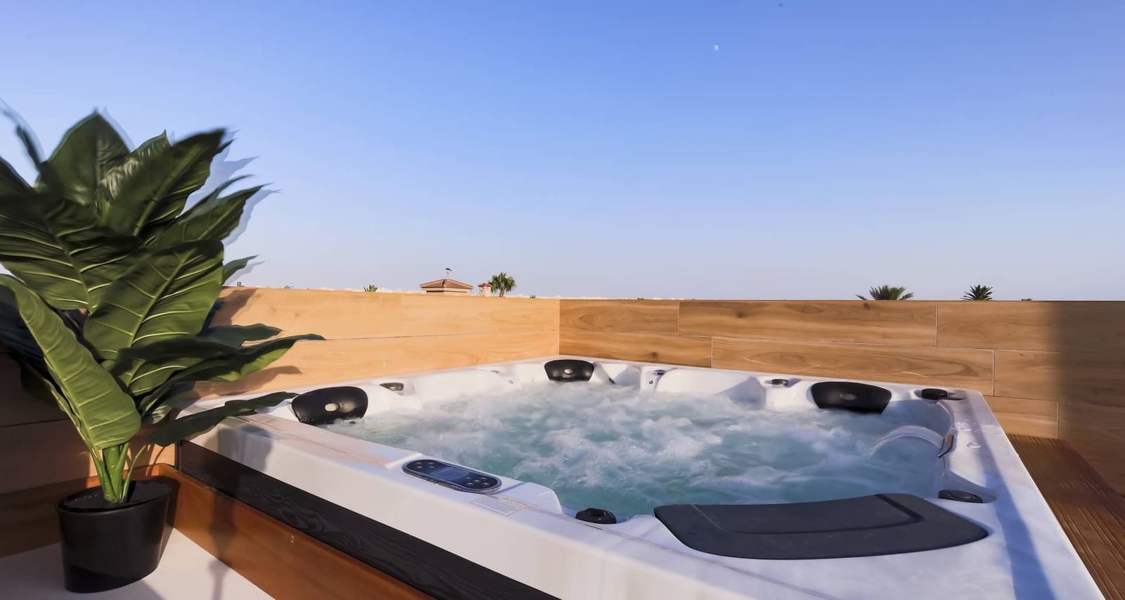 1 bedroom Villa for sale in Torrevieja with pool garage - € 590,000 (Ref: 7822516)