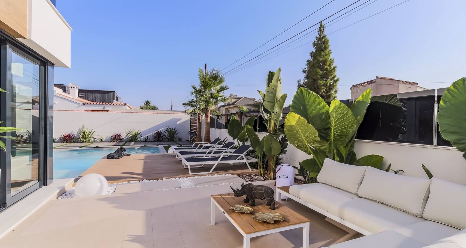 1 bedroom Villa for sale in Torrevieja with pool garage - € 590,000 (Ref: 7822516)