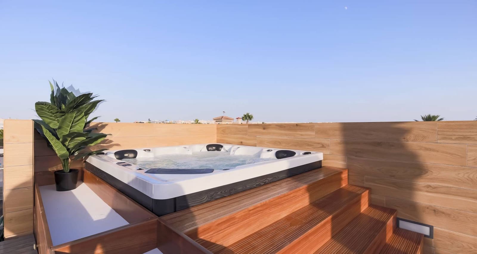 1 bedroom Villa for sale in Torrevieja with pool garage - € 590,000 (Ref: 7822516)