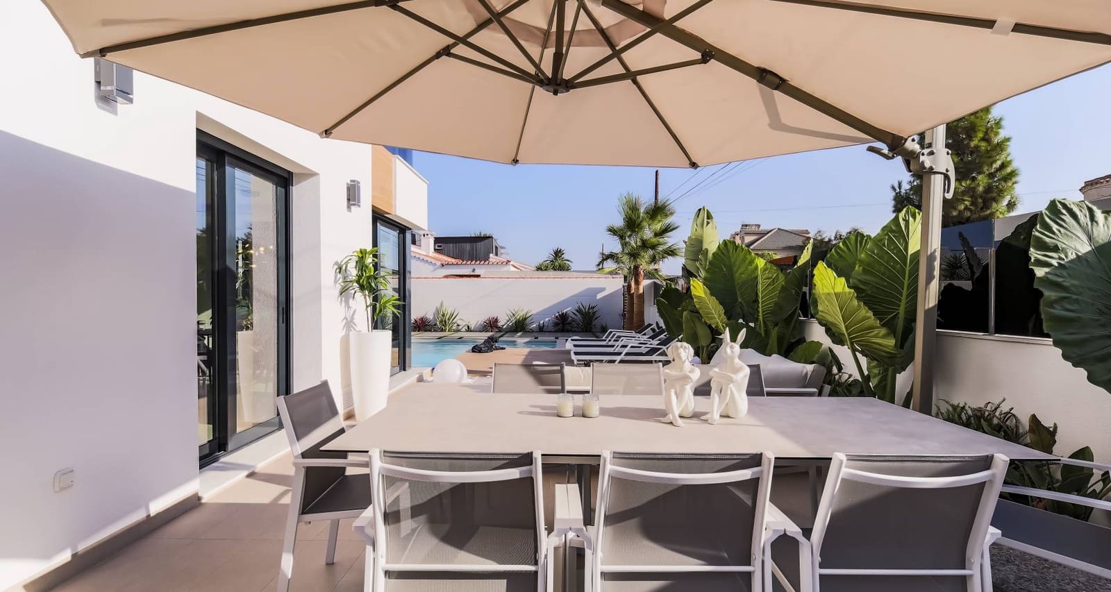 1 bedroom Villa for sale in Torrevieja with pool garage - € 590,000 (Ref: 7822516)