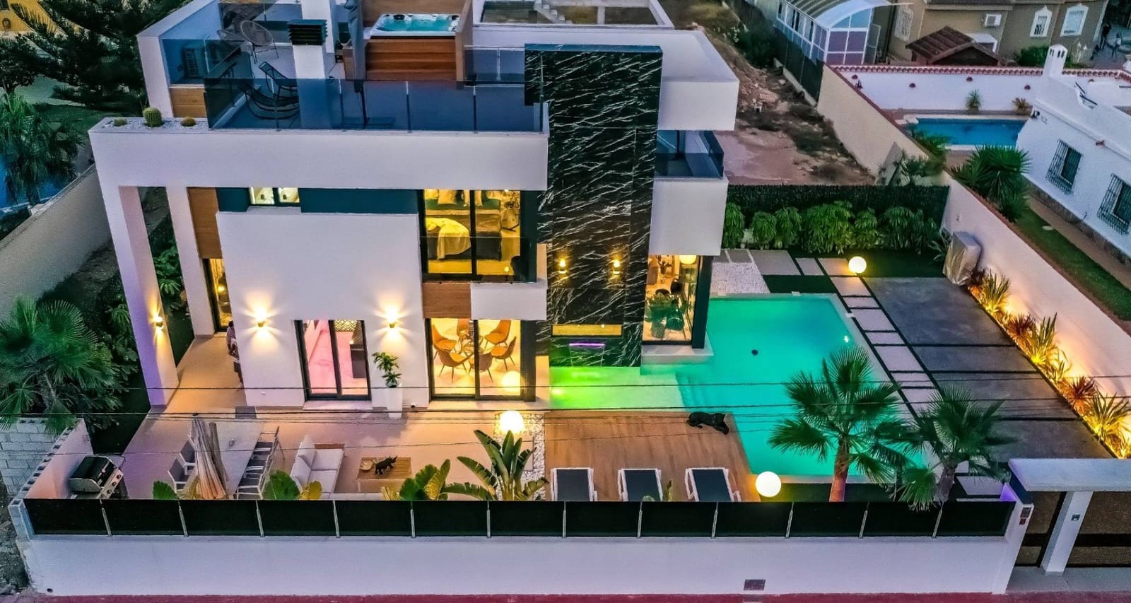 1 bedroom Villa for sale in Torrevieja with pool garage - € 590,000 (Ref: 7822516)