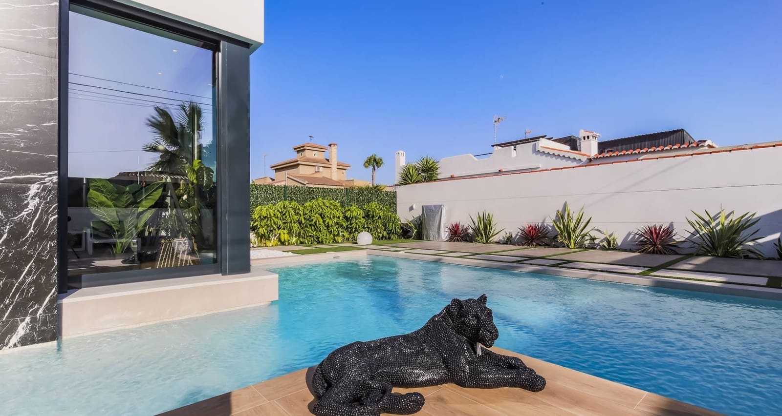 1 bedroom Villa for sale in Torrevieja with pool garage - € 590,000 (Ref: 7822516)