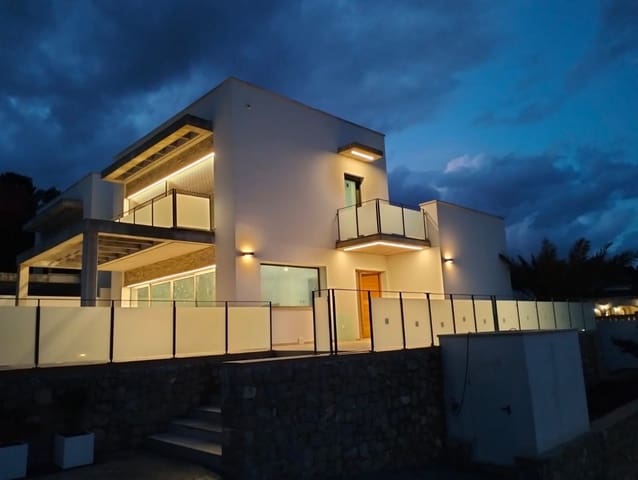 3 sypialnia Willa na sprzedaż w Moraira, Teulada-Moraira z basenem garażem - 645 000 € (Ref: 9244216)