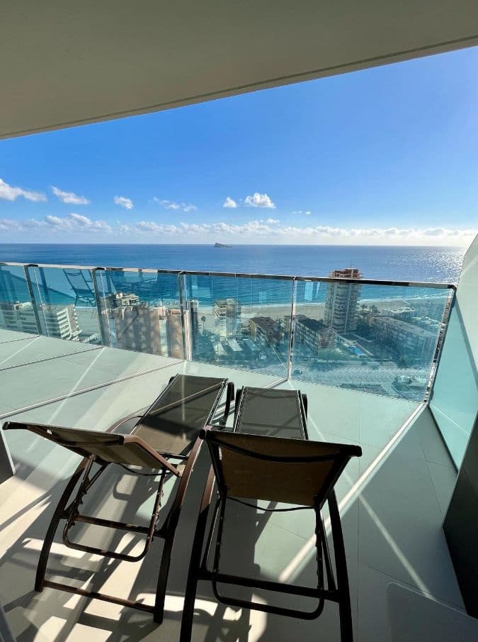 2 soveværelse Lejlighed til salg i Benidorm med swimmingpool garage - € 690.000 (Ref: 9246924)