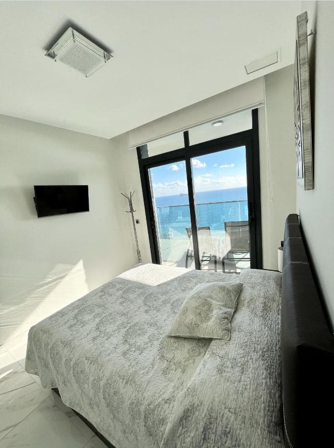 2 soveværelse Lejlighed til salg i Benidorm med swimmingpool garage - € 690.000 (Ref: 9246924)