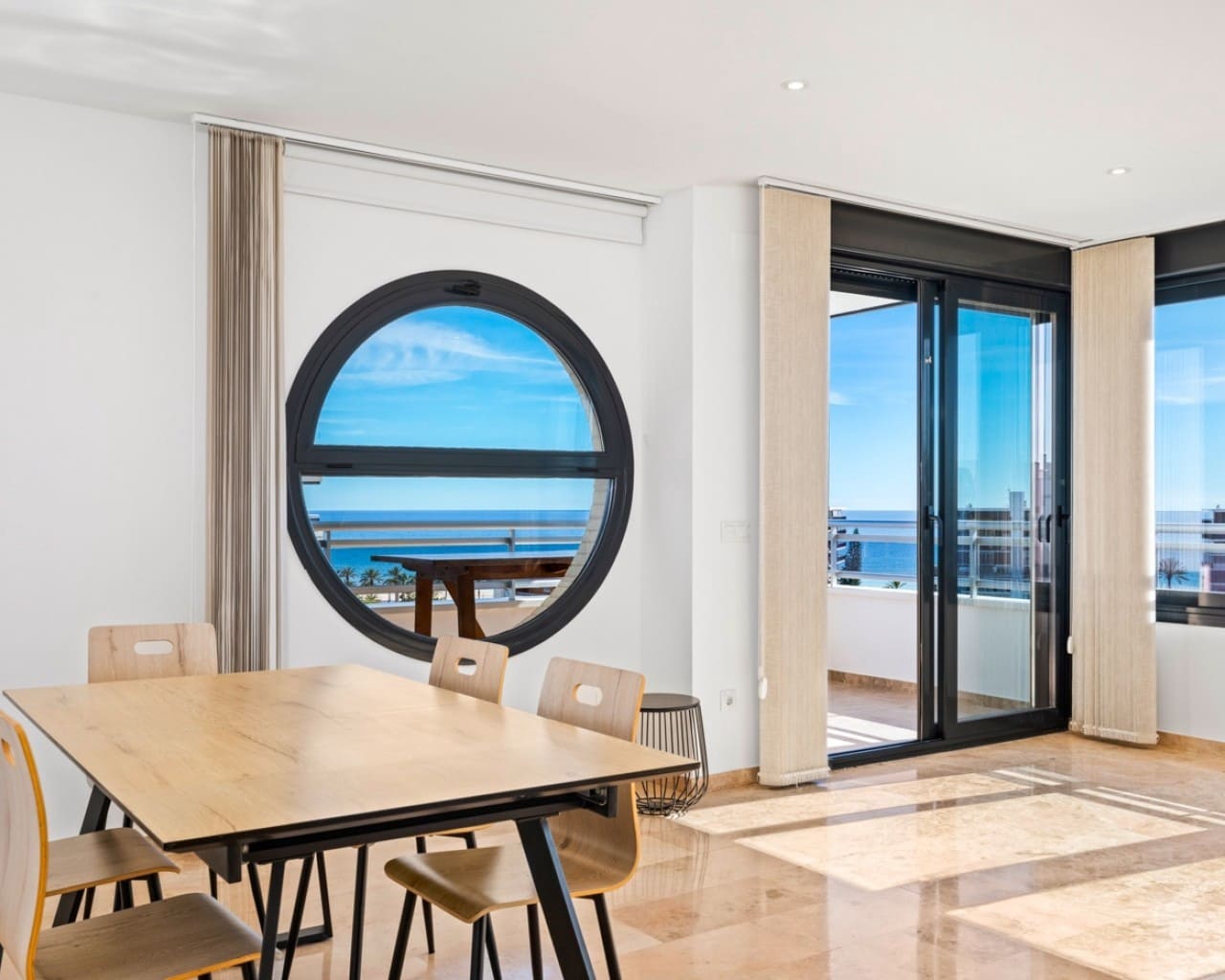 3 soveværelse Lejlighed til salg i Playa de San Juan med swimmingpool garage - € 799.000 (Ref: 9246970)