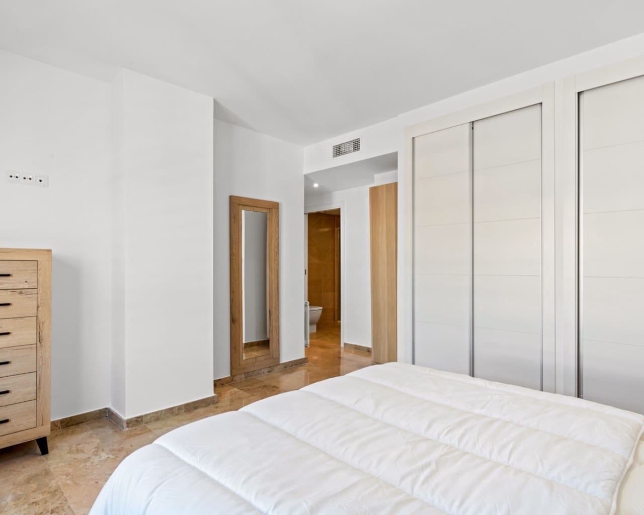 3 soveværelse Lejlighed til salg i Playa de San Juan med swimmingpool garage - € 799.000 (Ref: 9246970)