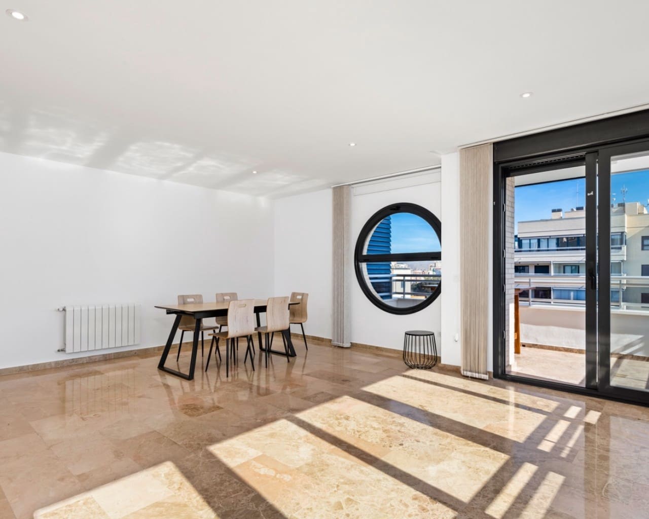 3 soveværelse Lejlighed til salg i Playa de San Juan med swimmingpool garage - € 799.000 (Ref: 9246970)