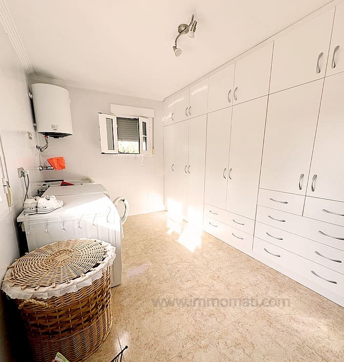 3 soveværelse Finca/Landehus til salg i Novelda med swimmingpool - € 315.000 (Ref: 8568937)