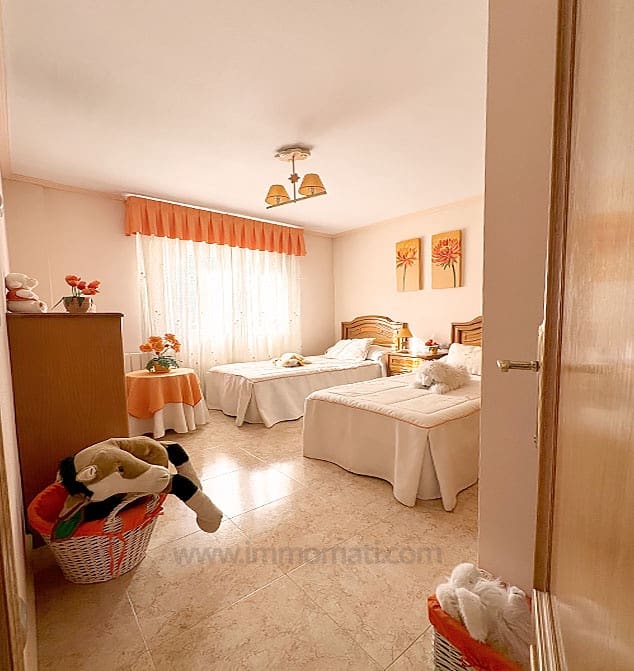 3 soveværelse Finca/Landehus til salg i Novelda med swimmingpool - € 315.000 (Ref: 8568937)