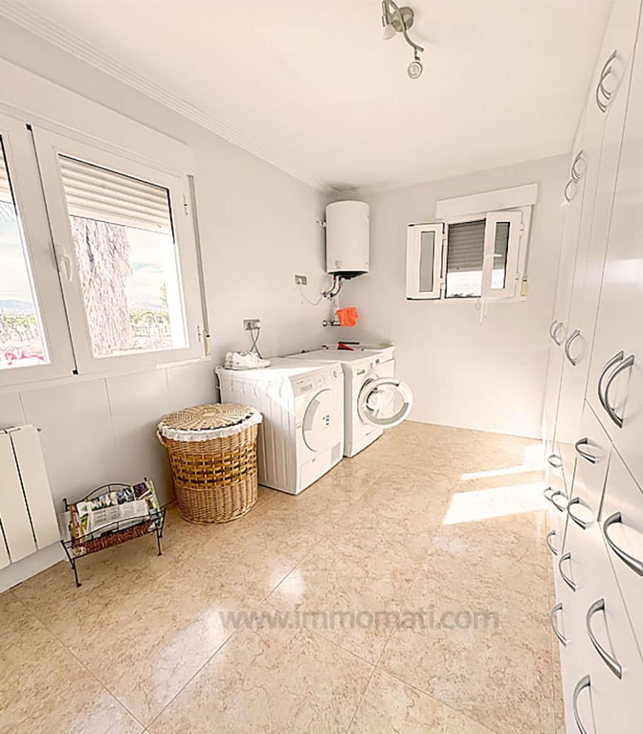 3 soveværelse Finca/Landehus til salg i Novelda med swimmingpool - € 315.000 (Ref: 8568937)