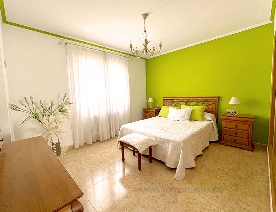 3 soveværelse Finca/Landehus til salg i Novelda med swimmingpool - € 315.000 (Ref: 8568937)