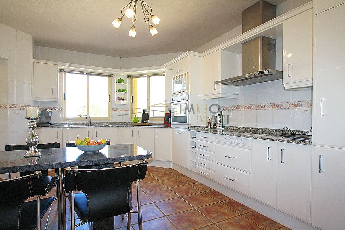 3 Zimmer Villa zu verkaufen in Finestrat mit Pool Garage - 749.000 € (Ref: 8861617)