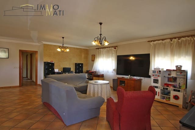 3 Zimmer Villa zu verkaufen in Pinoso mit Garage - 210.000 € (Ref: 9251456)