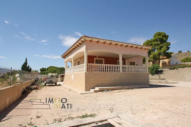 3 Zimmer Villa zu verkaufen in Pinoso mit Garage - 210.000 € (Ref: 9251456)