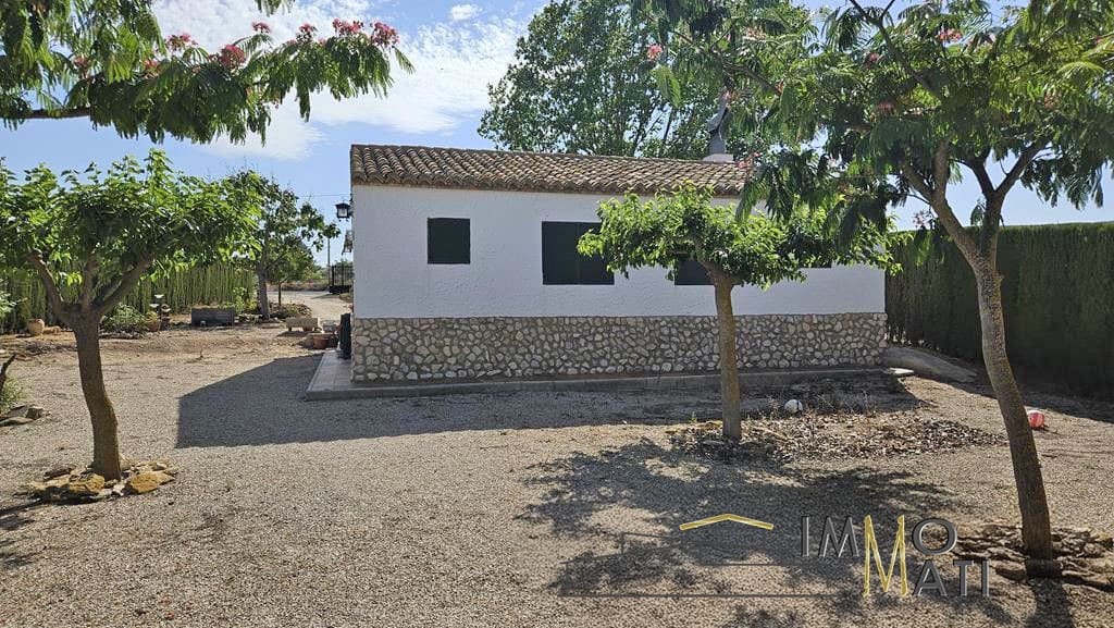 2 soveværelse Villa til salg i Caudete med swimmingpool garage - € 159.995 (Ref: 9251458)