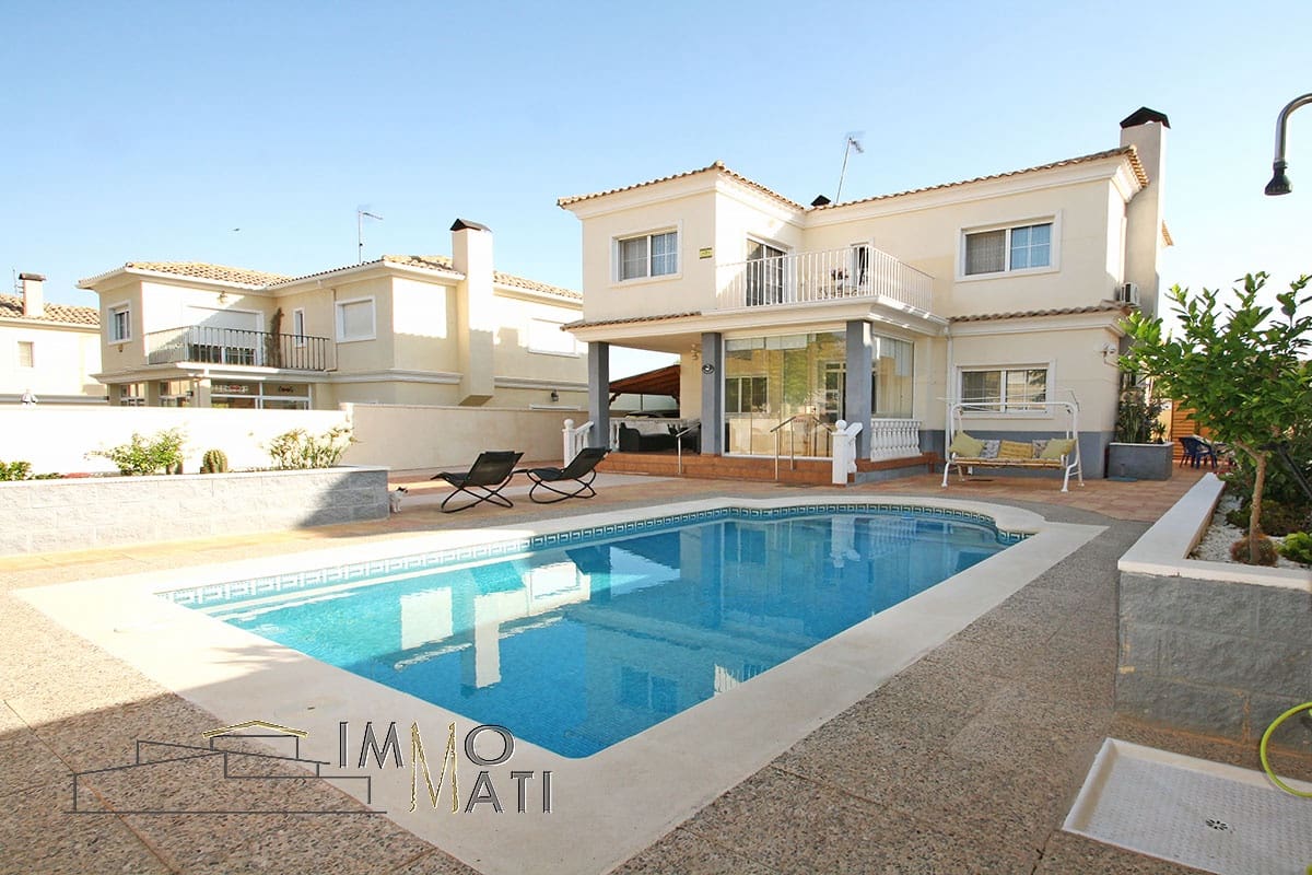 3 makuuhuone Huvila myytävänä paikassa Aspe mukana uima-altaan 
autotalli - 295 000 € (Ref: 9251461)